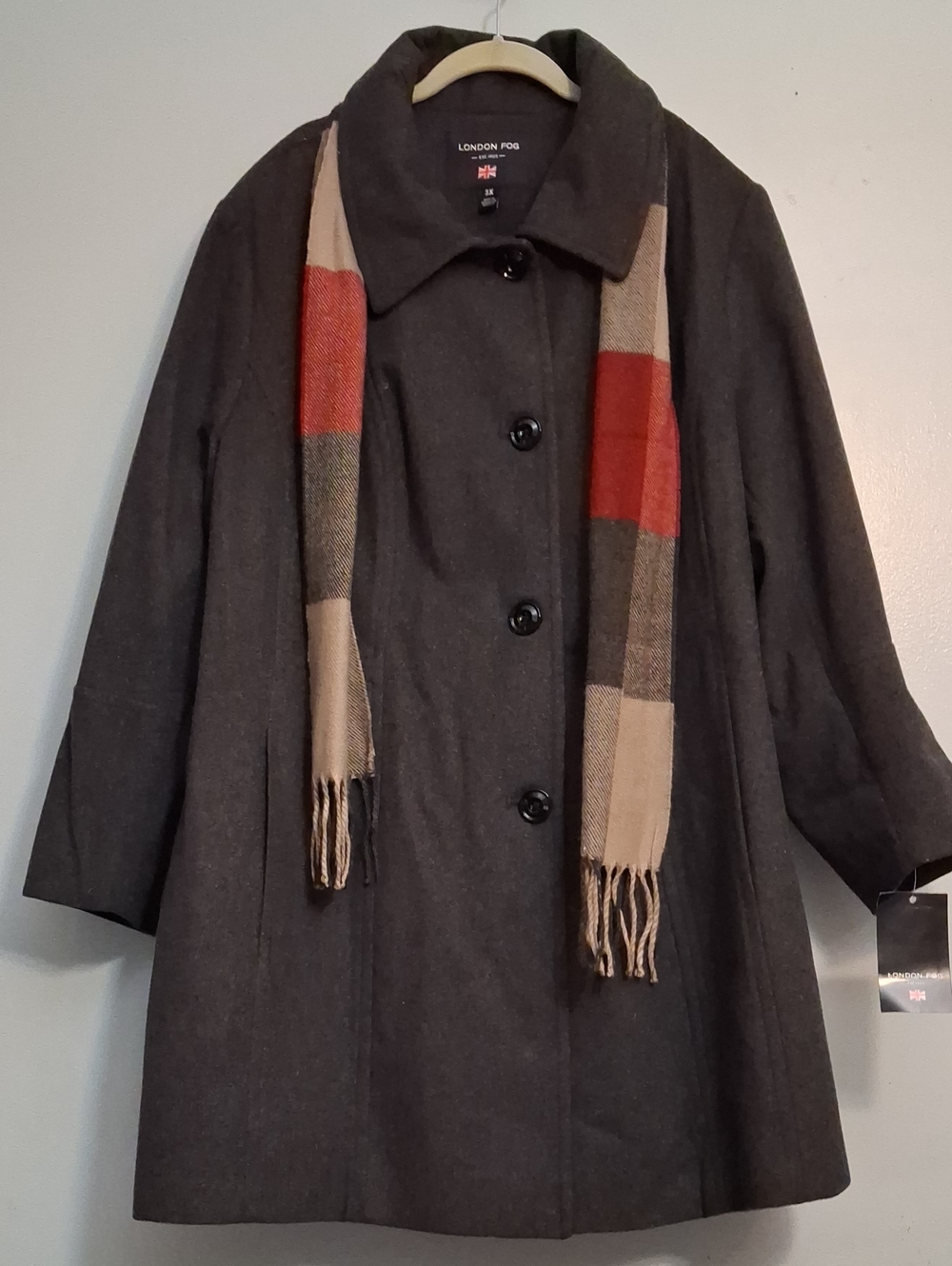 London Fog Size 3X Women's Wool Blend Charcoal Coat with Plaid Scarf Button-up.